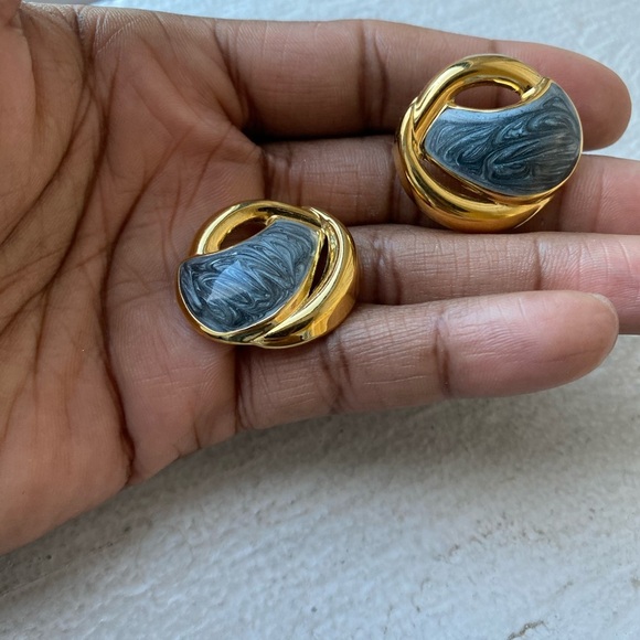 Vibrant gold and teal earrings - Picture 4 of 4